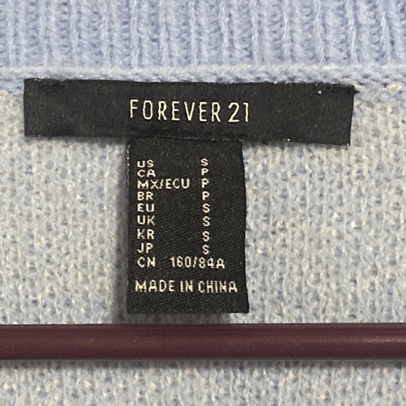 Junior size small sweater - Picture 2 of 4